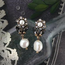 Load image into Gallery viewer, Flower Dipped in Pearl Earrings