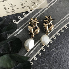 Load image into Gallery viewer, Flower Dipped in Pearl Earrings