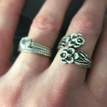 Load image into Gallery viewer, Daffodil Dandy Spoon Ring