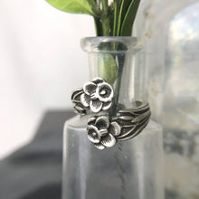Load image into Gallery viewer, Daffodil Dandy Spoon Ring