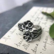 Load image into Gallery viewer, Daffodil Dandy Spoon Ring