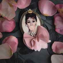 Load image into Gallery viewer, Audrey Hepburn Bubble Brooch Hair Clip