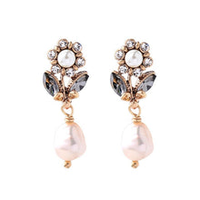 Load image into Gallery viewer, Flower Dipped in Pearl Earrings