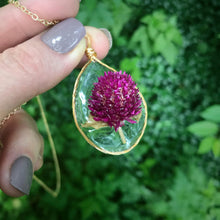 Load image into Gallery viewer, Globe Amaranth Flower Necklace