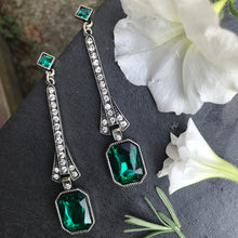 Load image into Gallery viewer, Long Green Retro Earrings