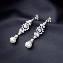 Load image into Gallery viewer, Pearly Perfection Earrings