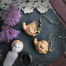 Load image into Gallery viewer, Alice's Teapot Earrings