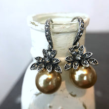 Load image into Gallery viewer, Retro Golden Ball Earrings