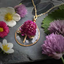 Load image into Gallery viewer, Globe Amaranth Flower Necklace