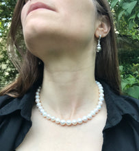 Load image into Gallery viewer, Perfectly Pearly Necklace