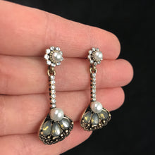 Load image into Gallery viewer, Treasures of the Deep Sea Earrings