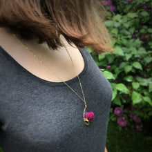Load image into Gallery viewer, Globe Amaranth Flower Necklace