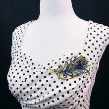 Load image into Gallery viewer, Pretty Peacock Plume Pin