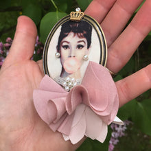 Load image into Gallery viewer, Audrey Hepburn Bubble Brooch Hair Clip