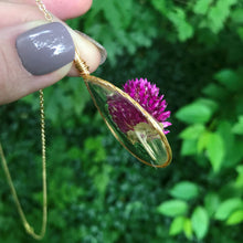 Load image into Gallery viewer, Globe Amaranth Flower Necklace