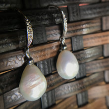 Load image into Gallery viewer, Large Freshwater Pearl Earrings