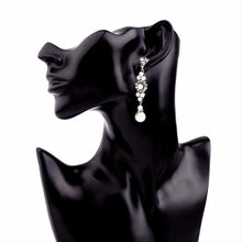 Load image into Gallery viewer, Pearly Perfection Earrings