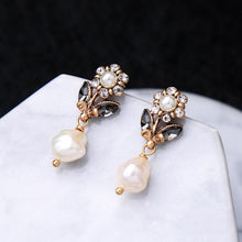 Load image into Gallery viewer, Flower Dipped in Pearl Earrings