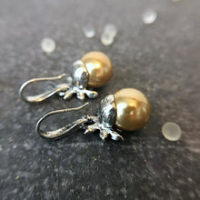 Load image into Gallery viewer, Retro Golden Ball Earrings
