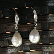 Load image into Gallery viewer, Large Freshwater Pearl Earrings