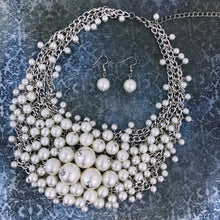Load image into Gallery viewer, Pearly Clusters Statement Necklace Set