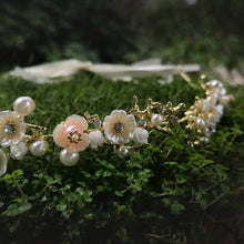 Load image into Gallery viewer, Golden Twig Tiara