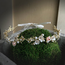 Load image into Gallery viewer, Golden Twig Tiara