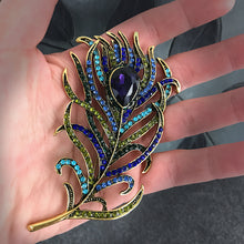 Load image into Gallery viewer, Pretty Peacock Plume Pin
